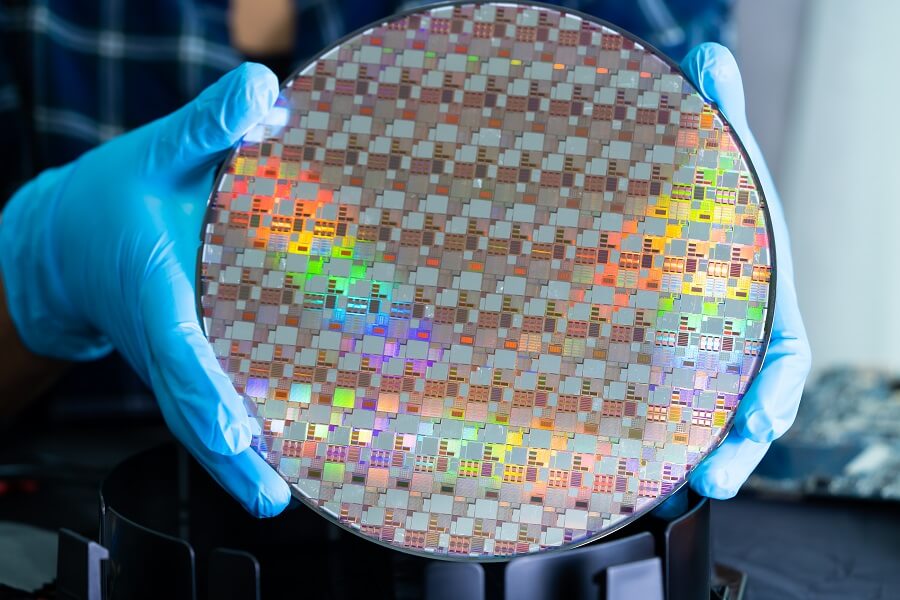Herstellung von Mikrochips aus Halbleiter-Wafer
